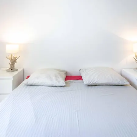 - Spacious 3 Flat For Families - 3 Minutes From Metro Station باريس