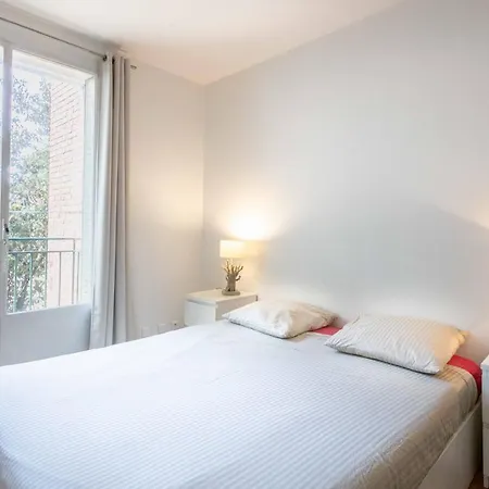 - Spacious 3 Flat For Families - 3 Minutes From Metro Station شقة فندقية