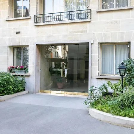Appart hôtel - Spacious 3 Flat For Families - 3 Minutes From Metro Station *