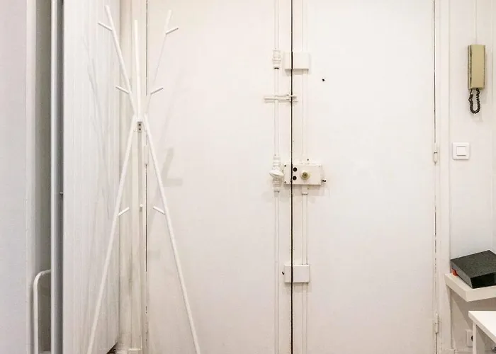- Spacious 3 Flat For Families - 3 Minutes From Metro Station *