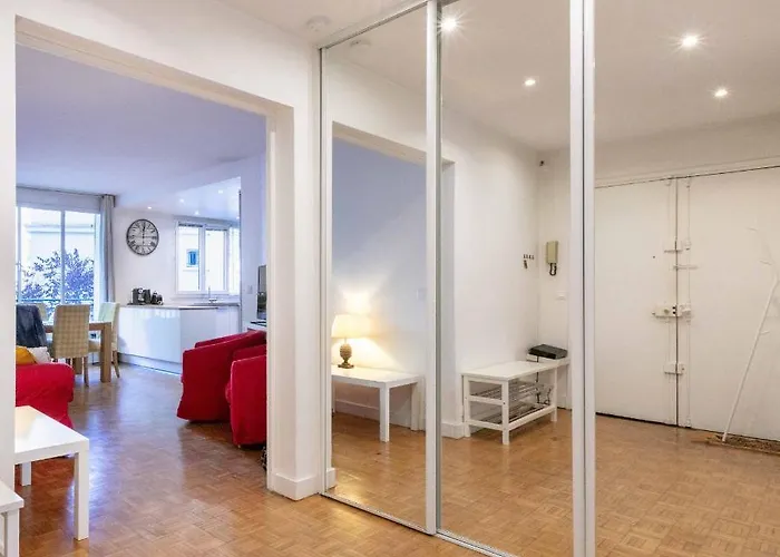 - Spacious 3 Flat For Families - 3 Minutes From Metro Station *