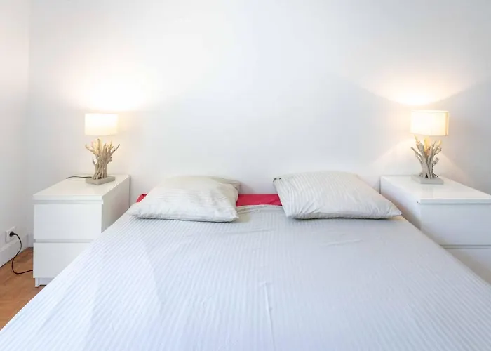 - Spacious 3 Flat For Families - 3 Minutes From Metro Station Paříž
