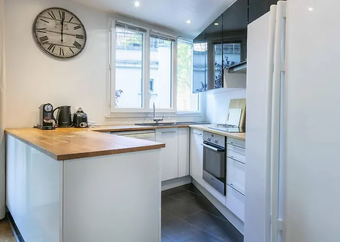- Spacious 3 Flat For Families - 3 Minutes From Metro Station Aparthotel *
