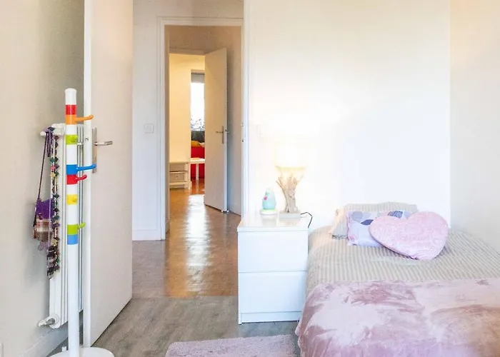 - Spacious 3 Flat For Families - 3 Minutes From Metro Station Aparthotel Paříž