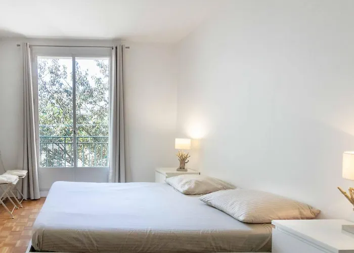 - Spacious 3 Flat For Families - 3 Minutes From Metro Station *
