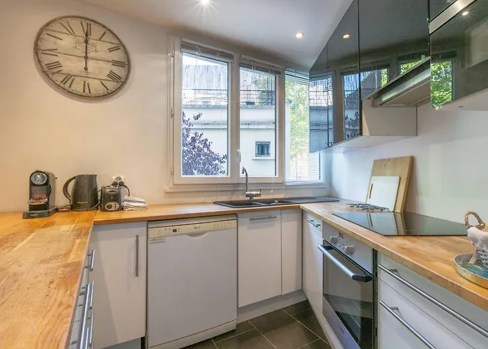 - Spacious 3 Flat For Families - 3 Minutes From Metro Station *